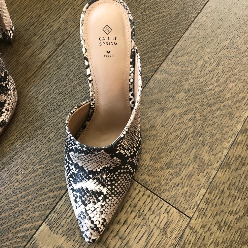 Call it Spring Heels​​ - Picture 6 of 8